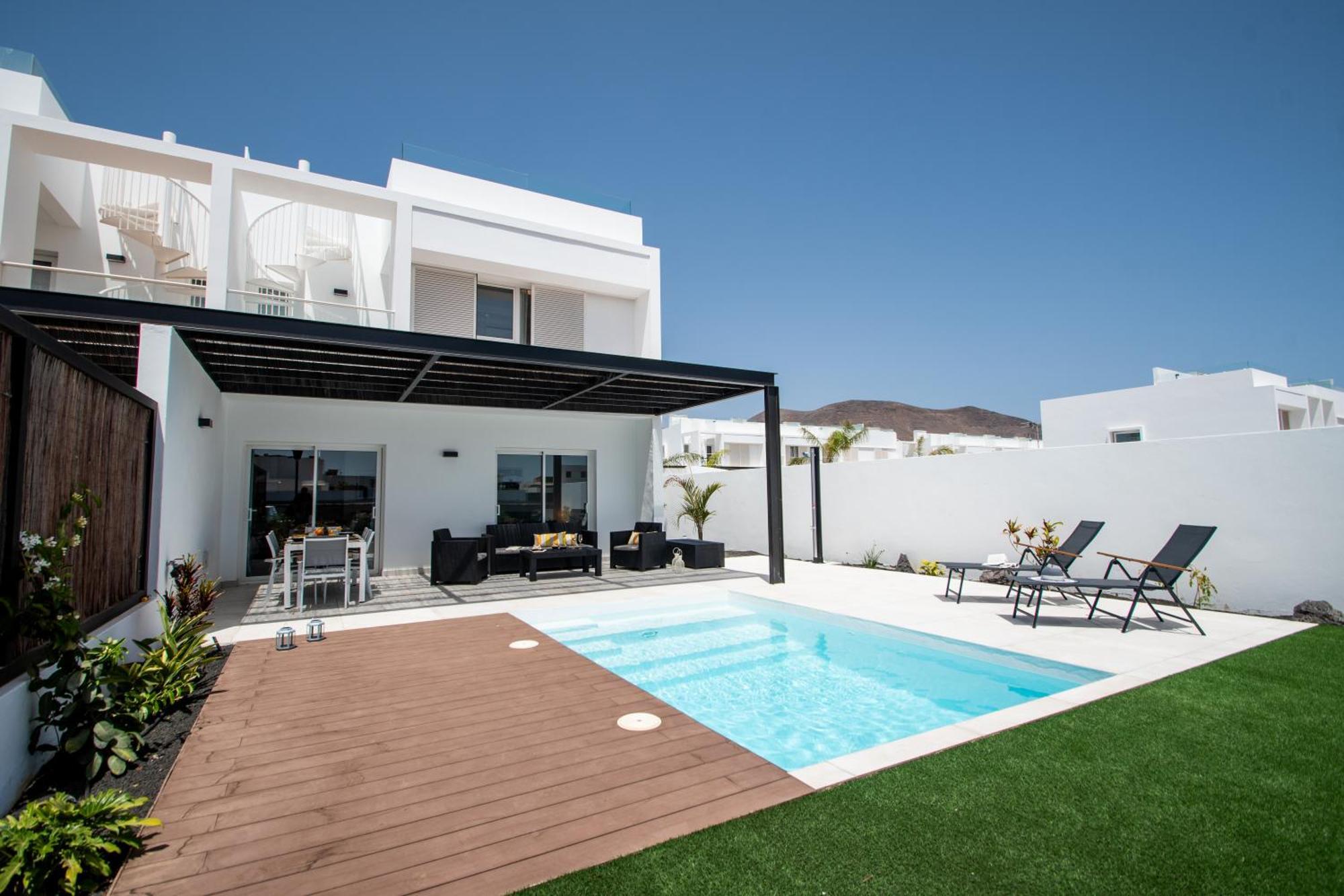 Serena Villa 38 - Heated Pool, Sea Views, Ac, High Speed Internet Плайя-Бланка Екстер'єр фото